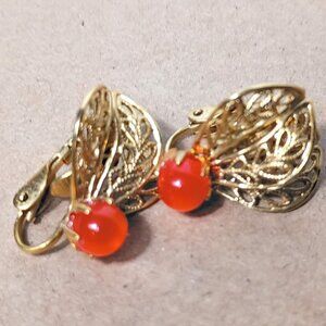 VTG Gold Tone Filigree Leaf Orange Moon Glow Clip On Earrings 70s Style Bee